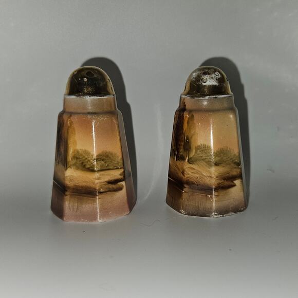 Vintage Hand Painted Japan Salt & Pepper Shakers Scenic Landscape Gold Tops - Picture 4 of 6